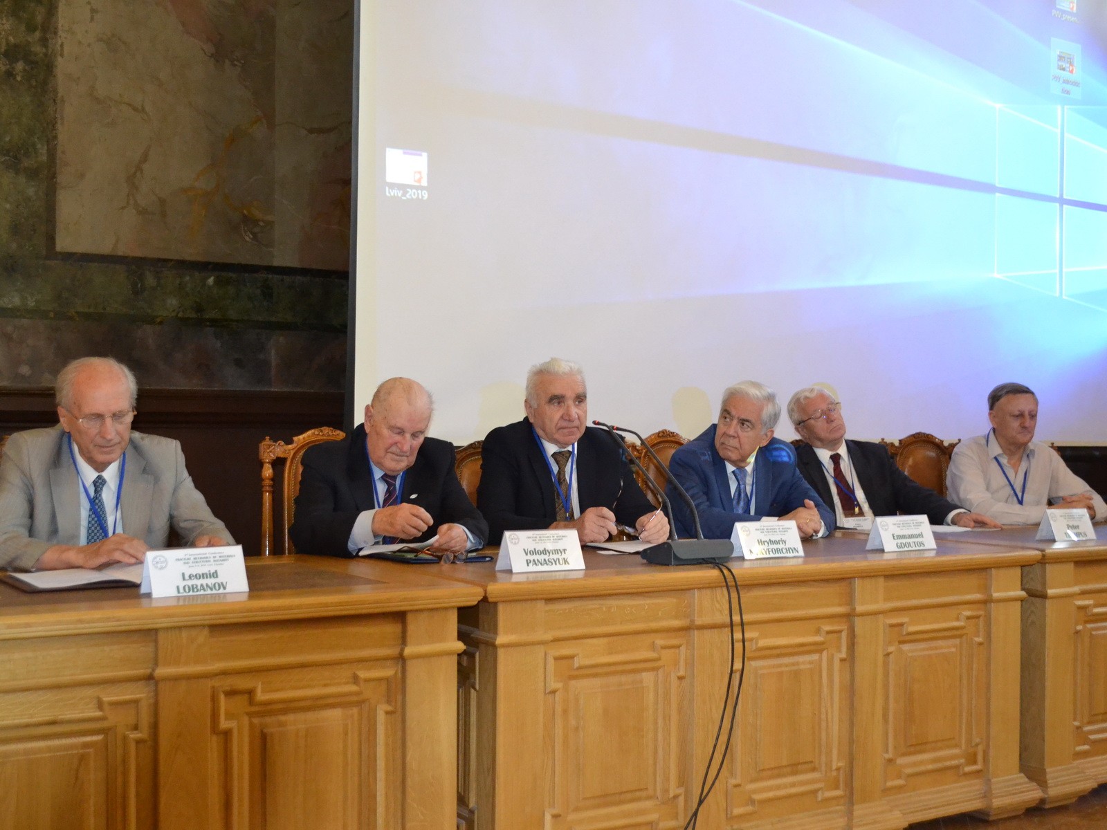 Here comes a description