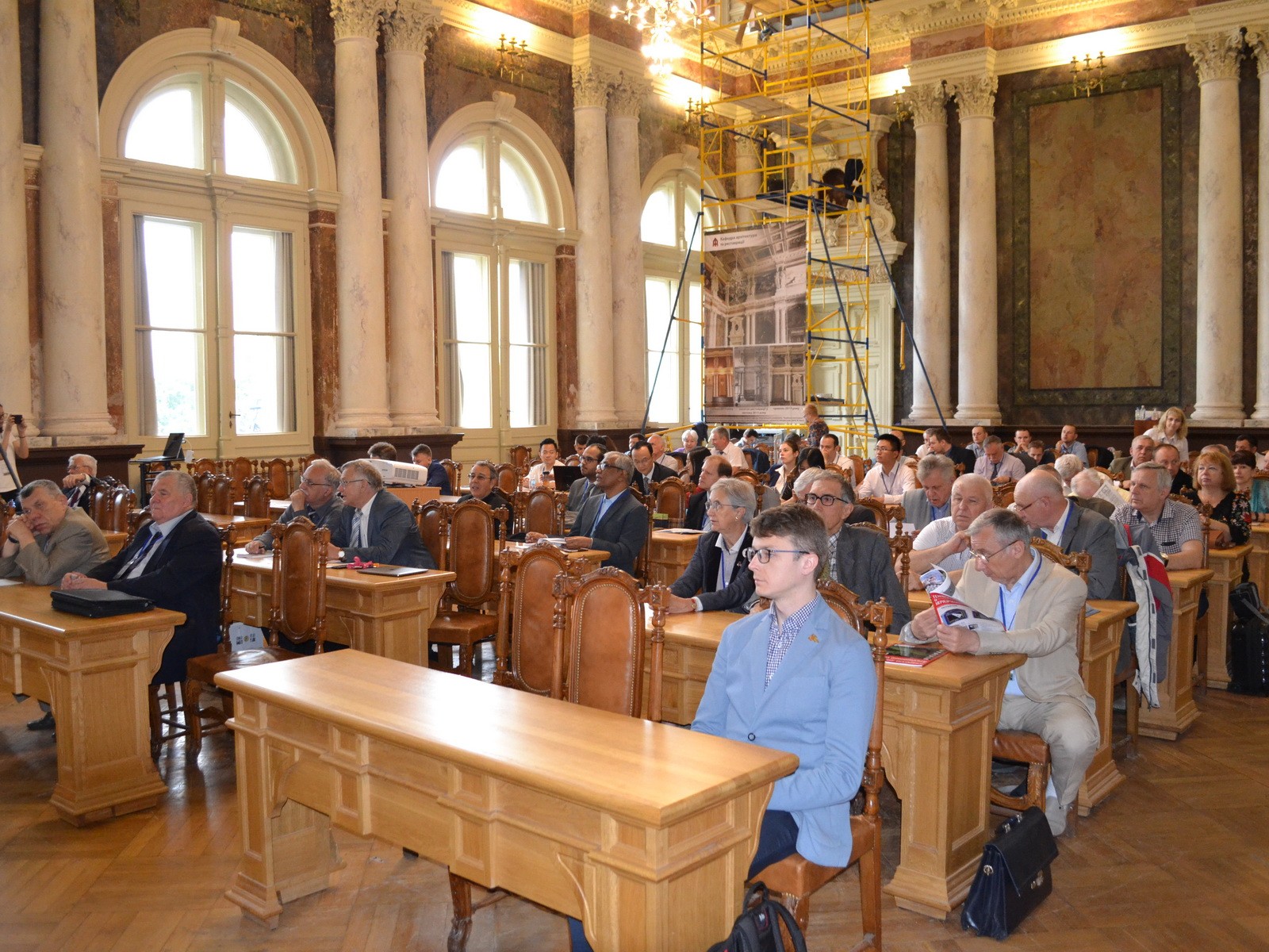 Another descritpion of the image