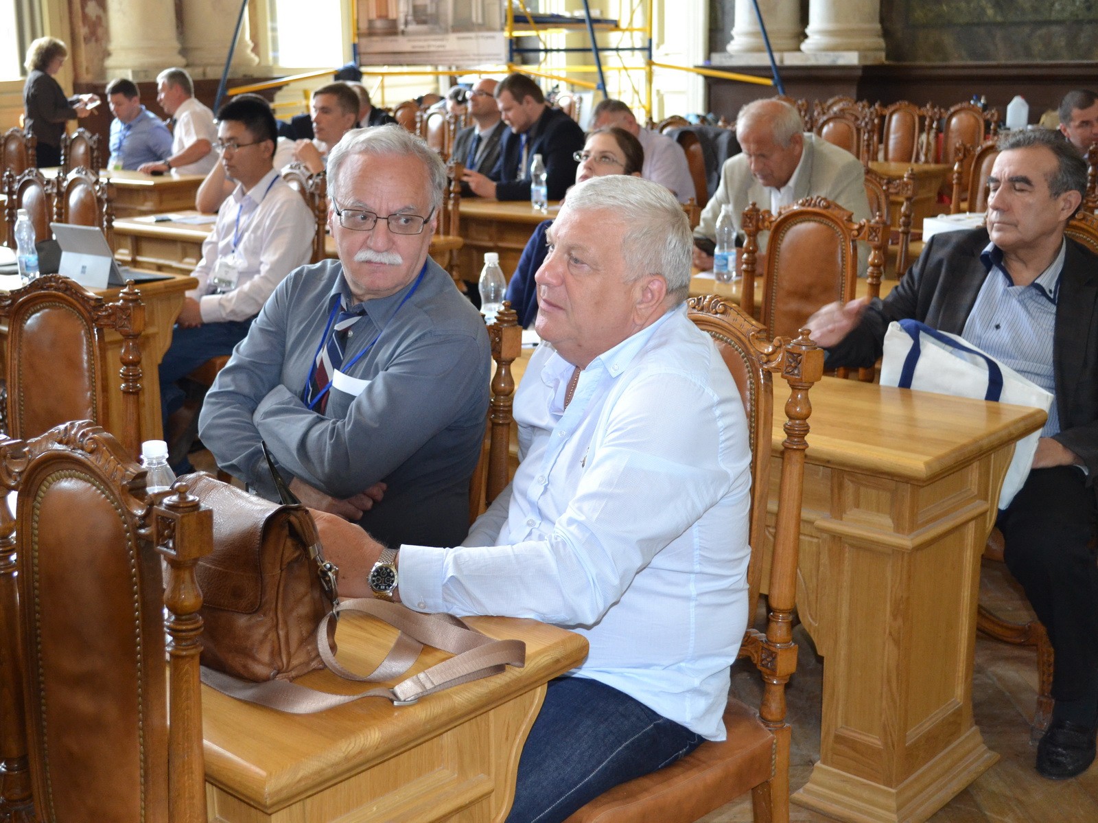 Here comes a description