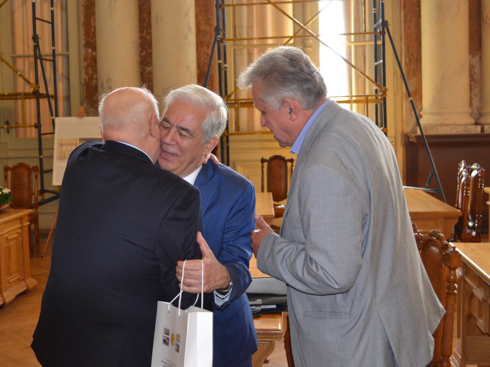 Here comes a description