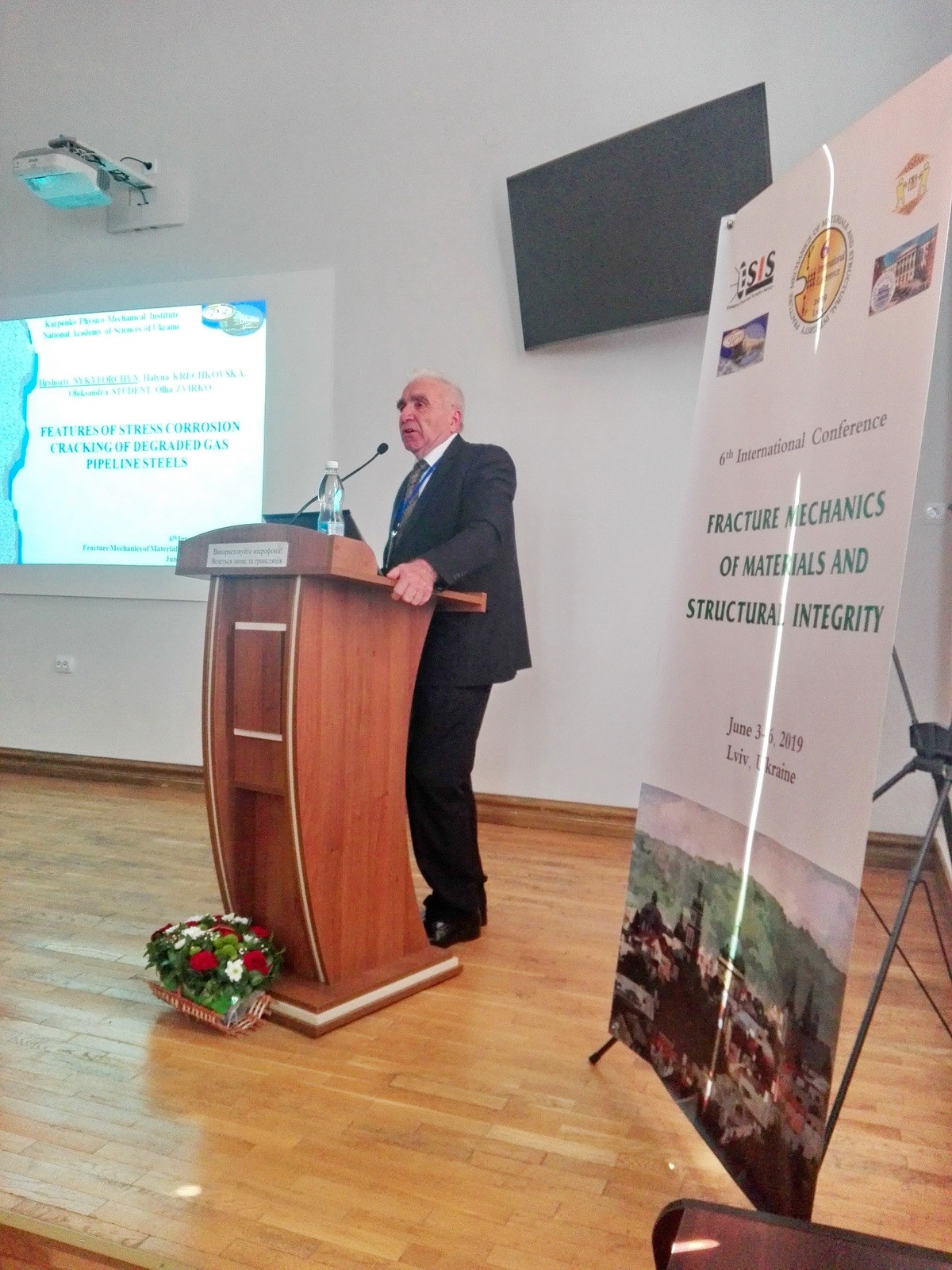 Here comes a description