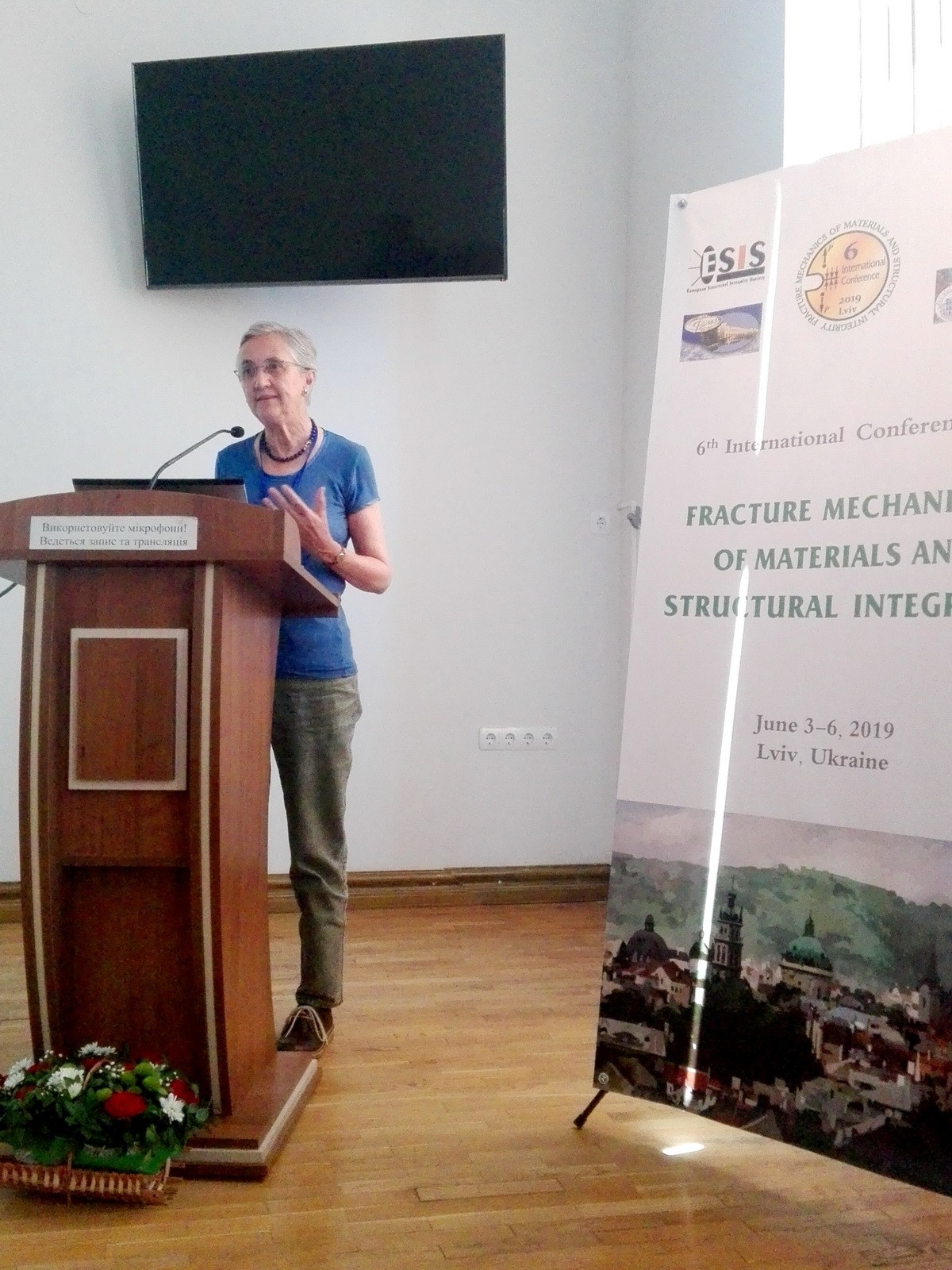 Here comes a description