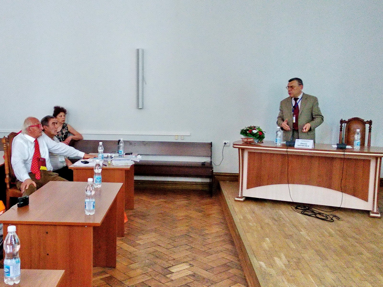 Here comes a description